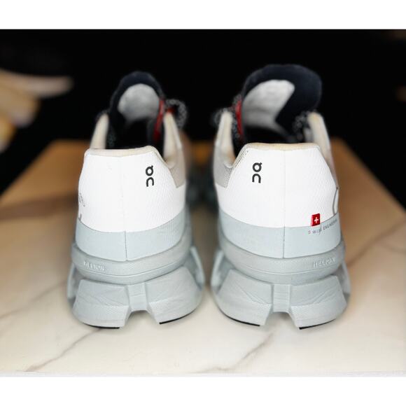 On Cloud Cloudmonster Men Size 9 or Women's 10.5 in Great Condition! - Picture 4 of 6